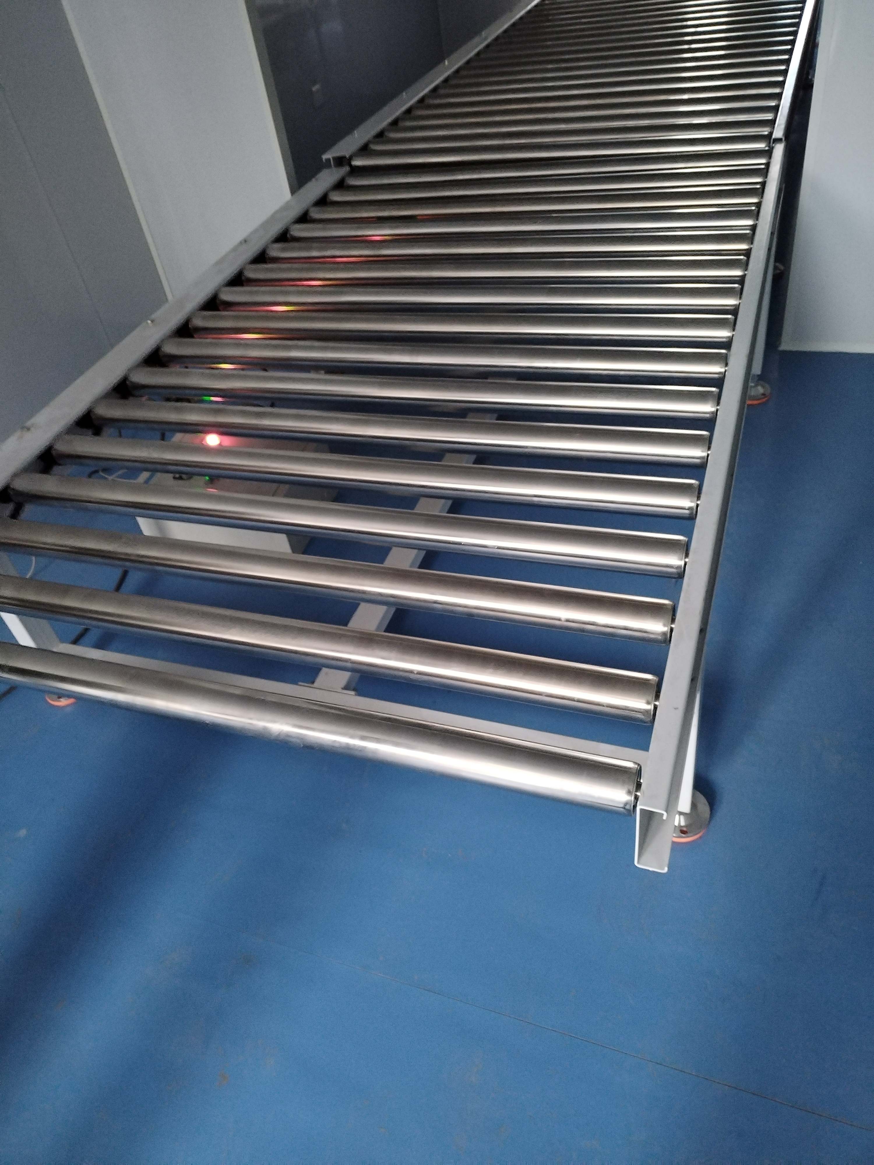 滾筒輸送機特點，青島樂途行工業設備有限公司